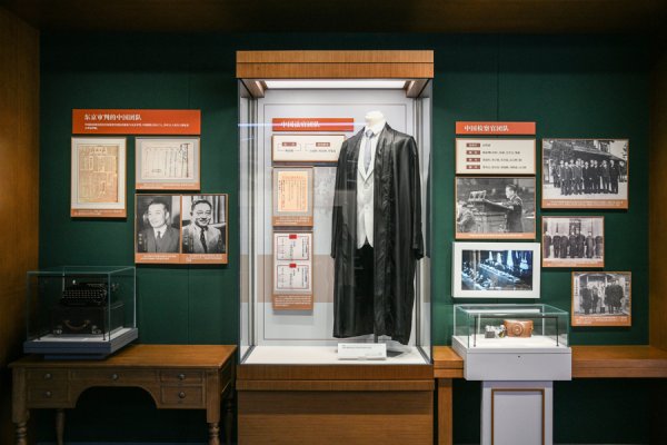 牛博 法国友人马库斯所赠淞沪抗战照片在沪展出，揭露日本侵华战争历史真相